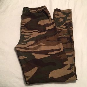 Camoflauge butter soft leggings